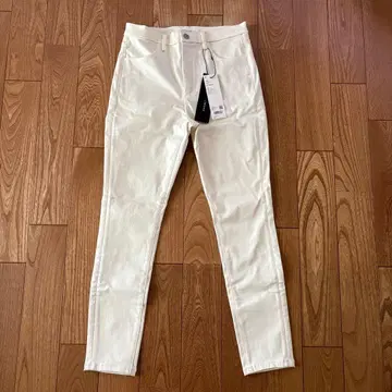 [ 24시간 이내 발송 ] UNIQLO 화이트 스키니 데님