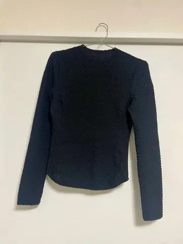 마메쿠로구치 자카드 롱 슬리브 상의