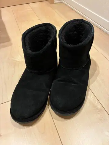 가격 인하! EMU Australia 블랙 어그 부츠