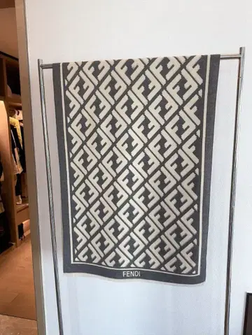 FF 로고 머플러 울 혼방 그레이 베이지