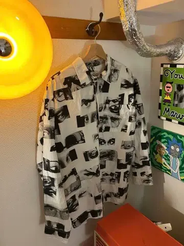 눈 프린트 화이트 블랙 긴팔 셔츠