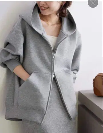 슬로브 이에나 볼륨 집업 후디