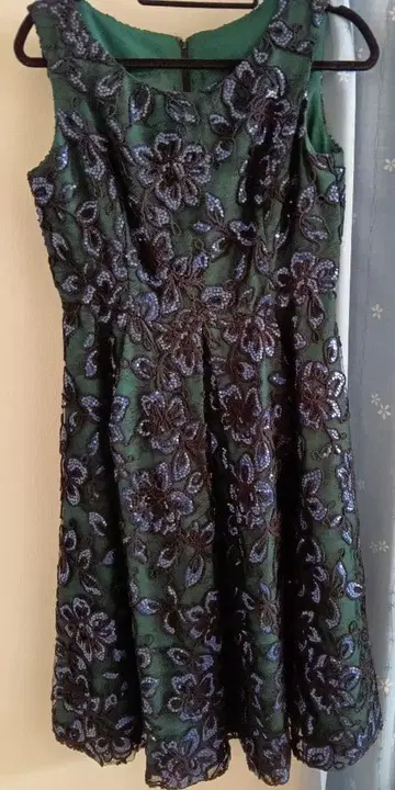 Diagram 새상품급 자수 스팽글 슬리브리스 A라인 원피스 38