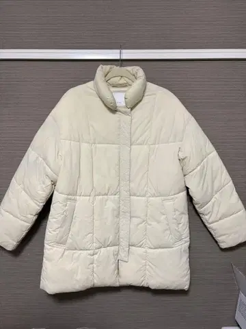 아메리칸 홀릭 다운 자켓 아이보리 사이즈 M
