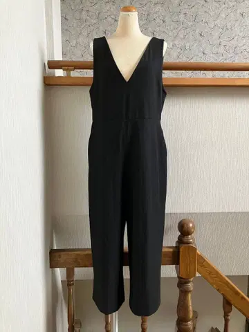 유니클로 블랙 V넥 살로펫 와이드 팬츠 L