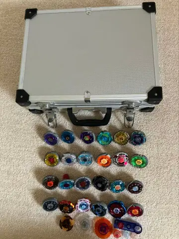 베이블레이드 세트 24개 부품 런처 실버 케이스 포함