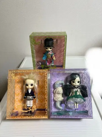 리틀 풀립 인형, 카프리콘, 나데시코, 실버 대원