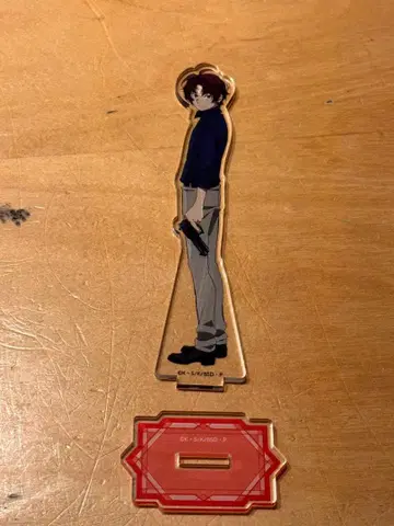 아크릴 스탠드 캐릭터 서 있는 모습