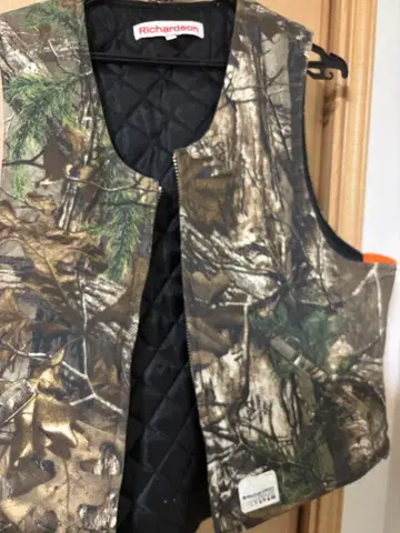 Richardson 카모플라쥬 퀼팅 베스트 L