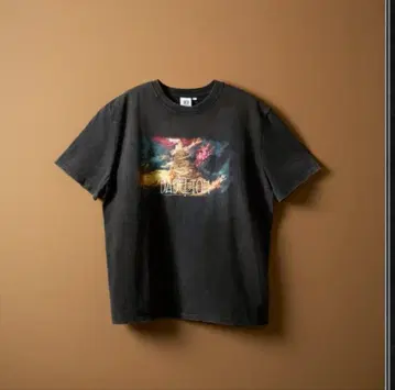 그래픽 프린트 블랙 T셔츠