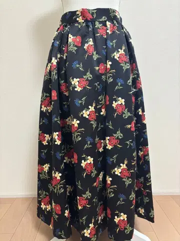 Spick and Span 꽃무늬 종아리 기장 플레어 스커트