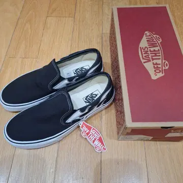 미사용 새상품 반스 슬립온 파이어 패턴