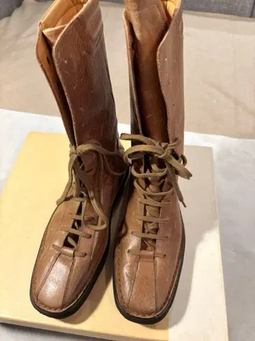 BALLY 라이트 브라운 가죽 레이스업 부츠 미사용 천연 가죽 24cm