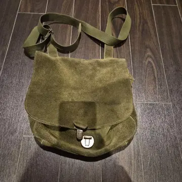 SAC 올리브 그린 스웨이드 숄더백