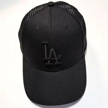 LA 로고 블랙 트래커 캡