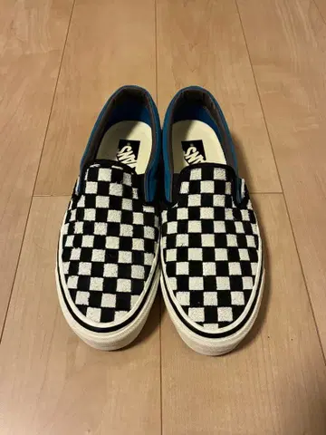 VANS x Liberaiders 슬립온