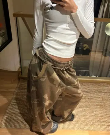 루즈 실루엣 카모플라쥬 패턴 스웨트 팬츠 Ressaca