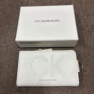 CK CALVIN KLEIN 화이트 키케이스