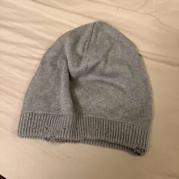 그레이 니트 모자 리브 데미지 가공.