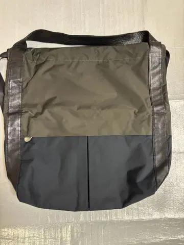 HIROKO HAYASHI 올리브 그린 x 블랙 백팩 & 토트백