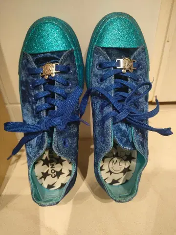 컨버스 x 마일리 사이러스 척테일러 벨벳 글리터