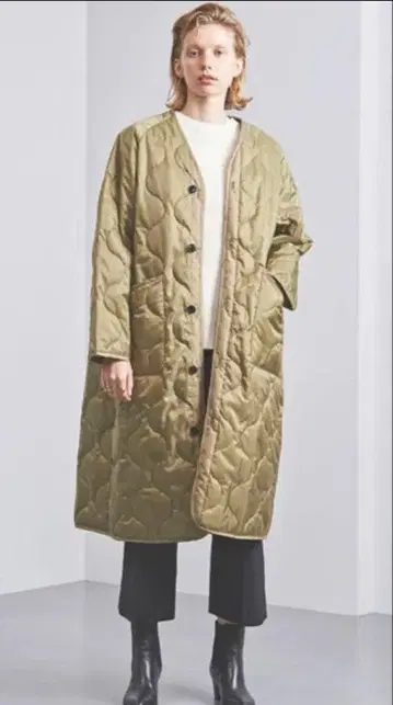 HYKE 퀼팅 라이너 코트 카키 퀼팅 코트