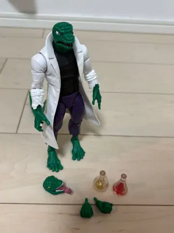 리자드맨 피규어 화이트 코트 부속품 포함