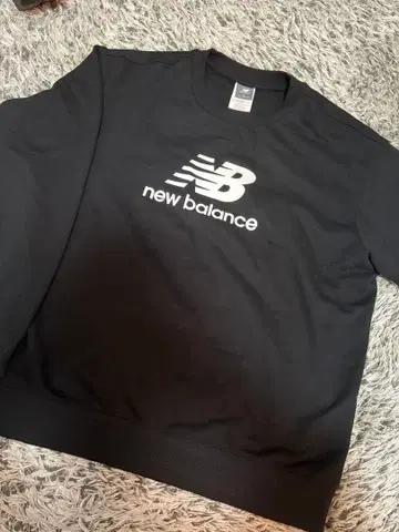 new balance 블랙 맨투맨 L