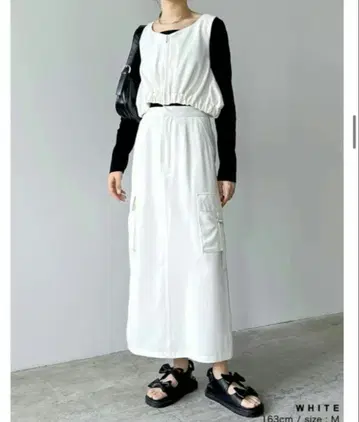 새틴 카고 스커트 뷔스티에 셋업