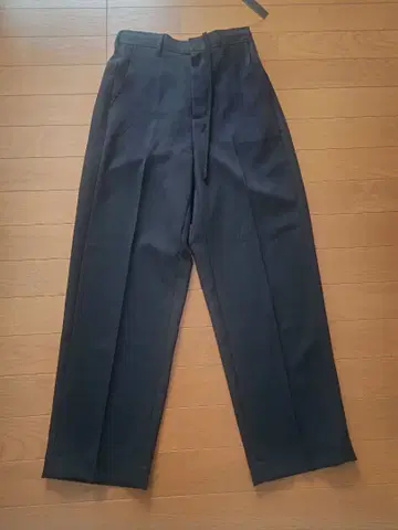 탄디 오로네 그루니에 팬츠