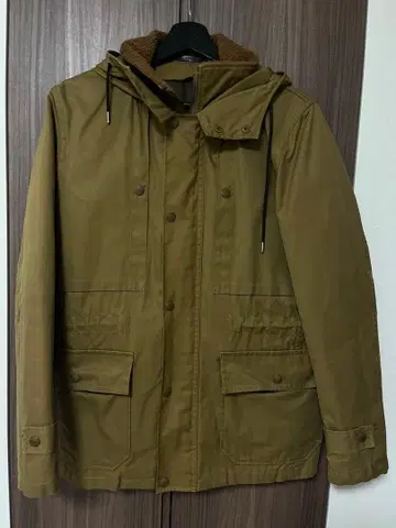 TOMORROWLAND 후드 부착 카키 자켓