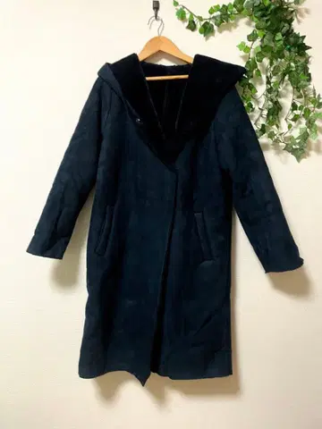 네이비 후드 부착 스웨이드풍 롱 코트 안감 인조 모피 따뜻한