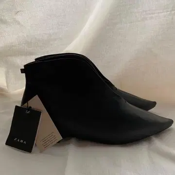 ZARA 천연 가죽 변형 부츠 블랙 36