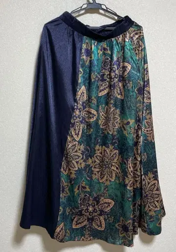 인기 완판템 안티카 에스닉 패턴 플레어 롱 스커트