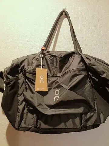 On Track Pack 35L lite 크로스 바디백 블랙