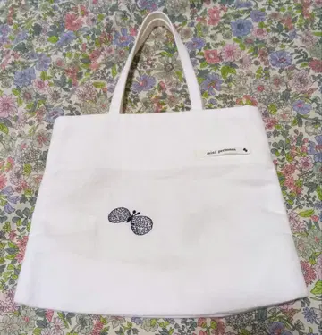 미나 페르호넨 나비 미니 백