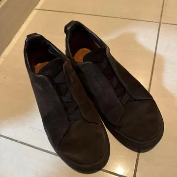 블랙 스웨이드 슬립온 스니커즈