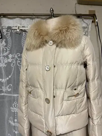 해롯 퍼 포함 베이지 다운 자켓