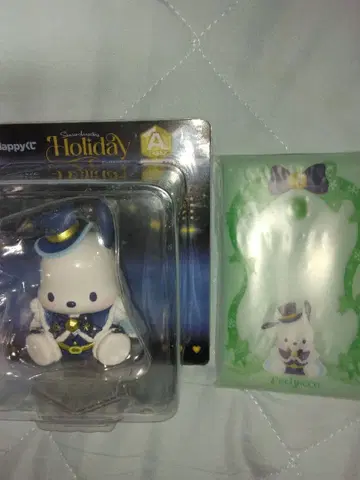 산리오 해피 홀리데이 복권 포차코 피규어와 멀티 케이스 세트.