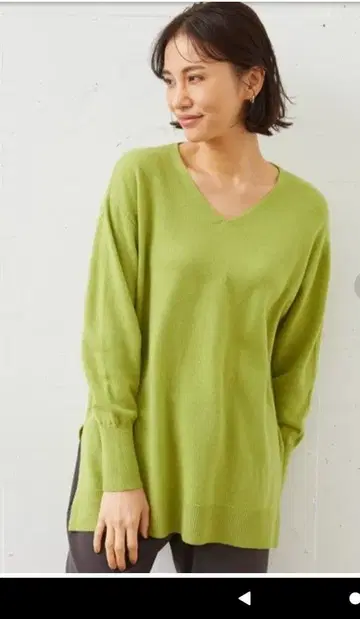 택 포함 깔끔한 V넥 니트 (손세탁 가능)