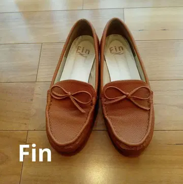 Fin 브라운 리본 포함 모카신