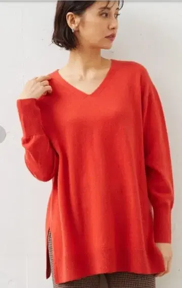 택 포함 깔끔한 V넥 니트 (손세탁 가능)