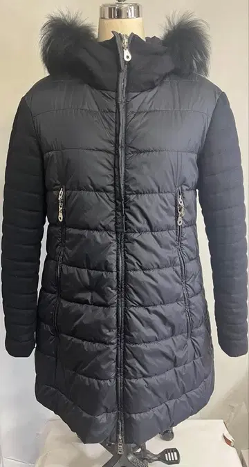 AFG 이탈리아 후드 부착 다운 코트 블랙