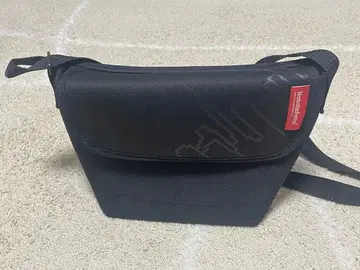 Manhattan Portage 블랙 숄더백