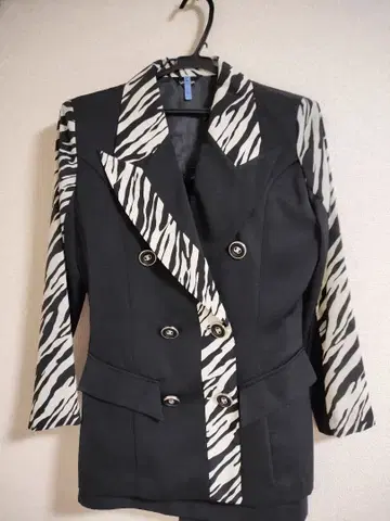 버블 의류 제브라 패턴 더블 브레스트 자켓 셋업 버블리