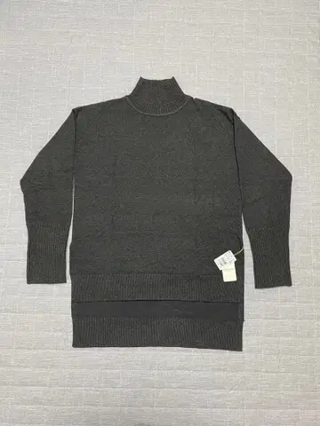 MAITRESSE 메틀리제 하이넥 니트