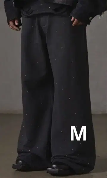 [ GRANCY ] 큐빅 디자인 데미지 스웨트 팬츠 M 사이즈