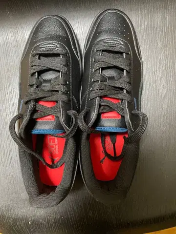 푸마 페라리 블랙 가죽 스니커즈