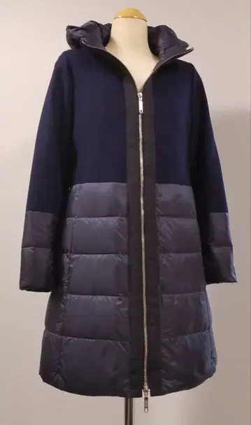 멜베이유방트 이소재 절개 2way 다운 코트 네이비 S 사이즈