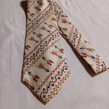 까스텔바작 넥타이 아이보리